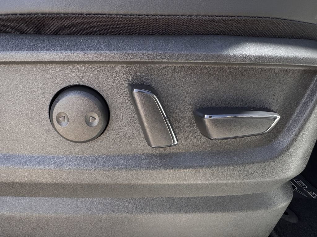 Used 2025 Nissan Armada PRO-4X image 27