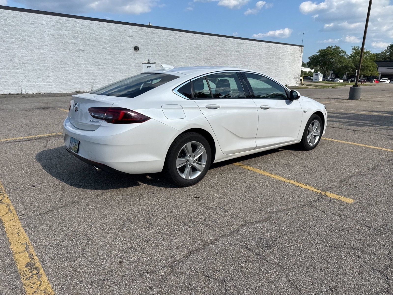 Used 2019 Buick Regal Preferred w/ Sights and Sounds Package FWD image 21