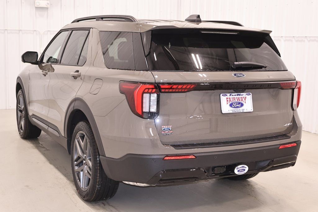 New 2026 Ford Explorer ST-Line w/ ST-Line Street Pack image 7
