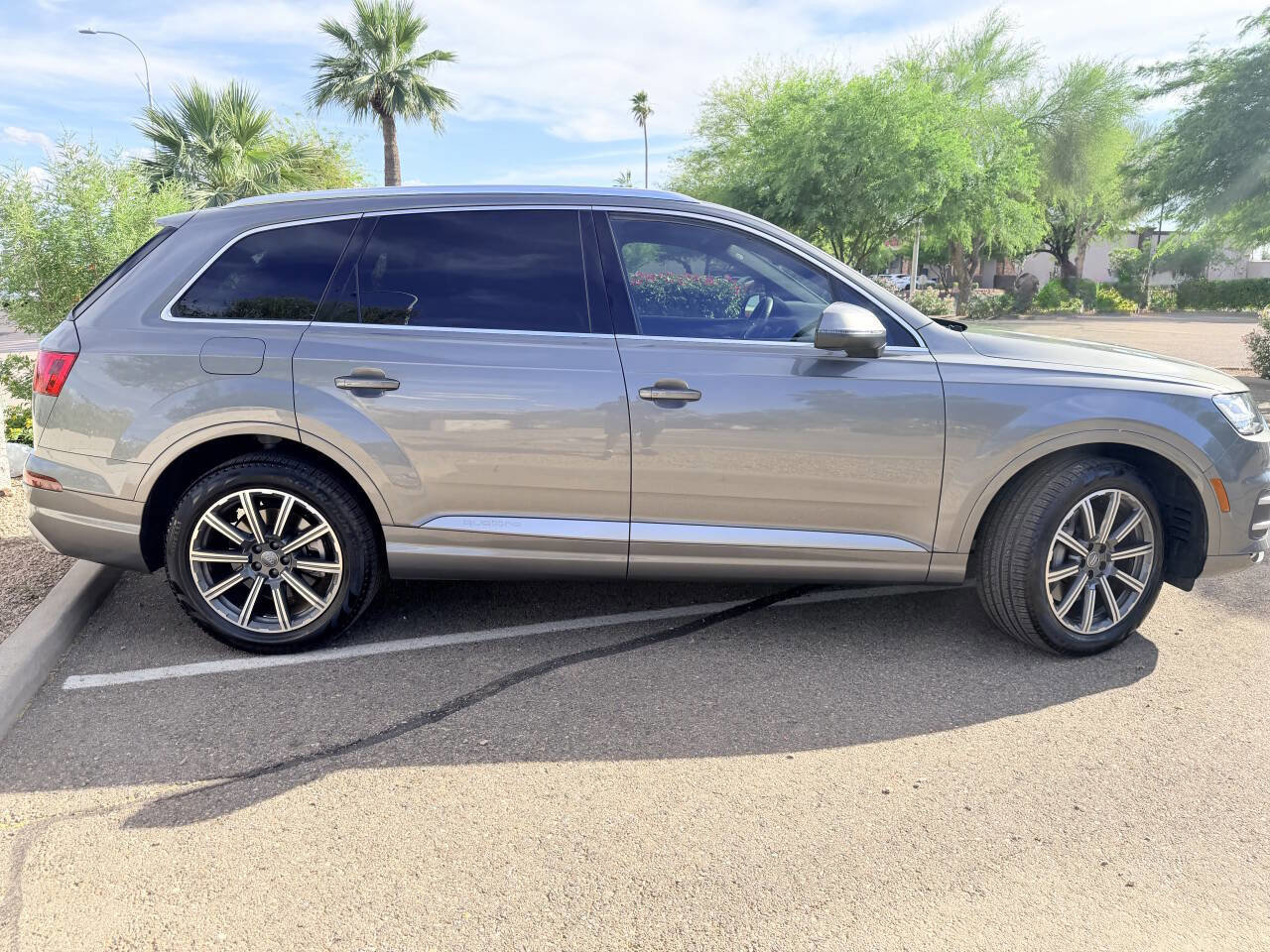 Used 2017 Audi Q7 3.0T Premium Plus AWD/4WD image 10
