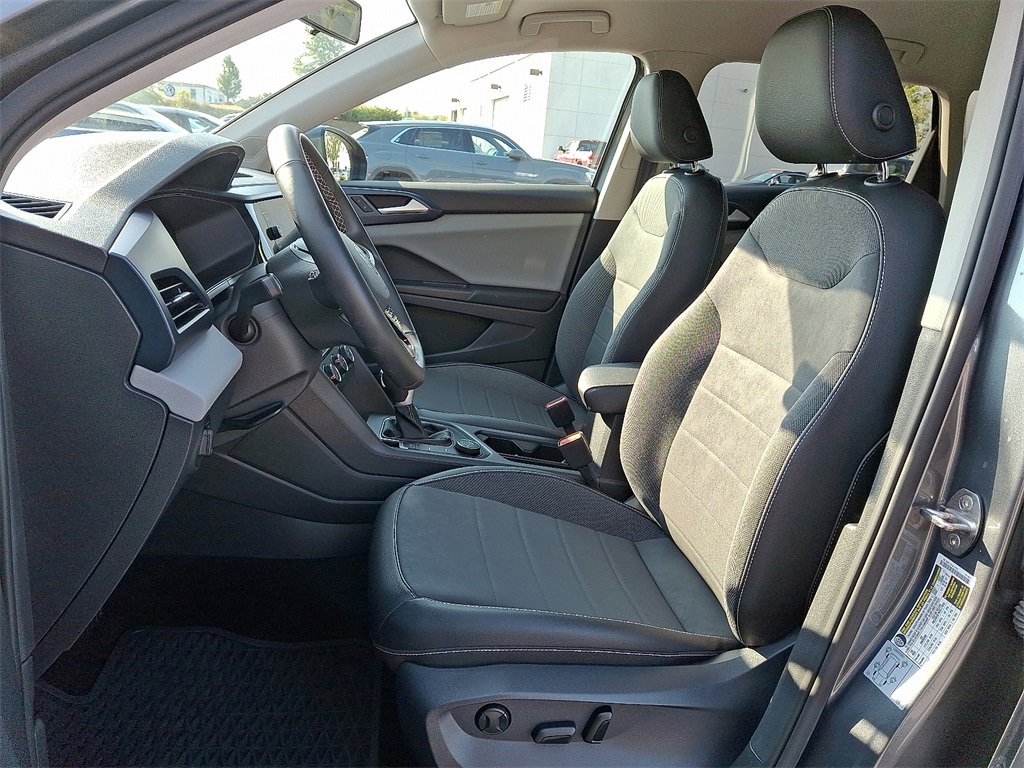 Used 2022 Volkswagen Taos SE image 16