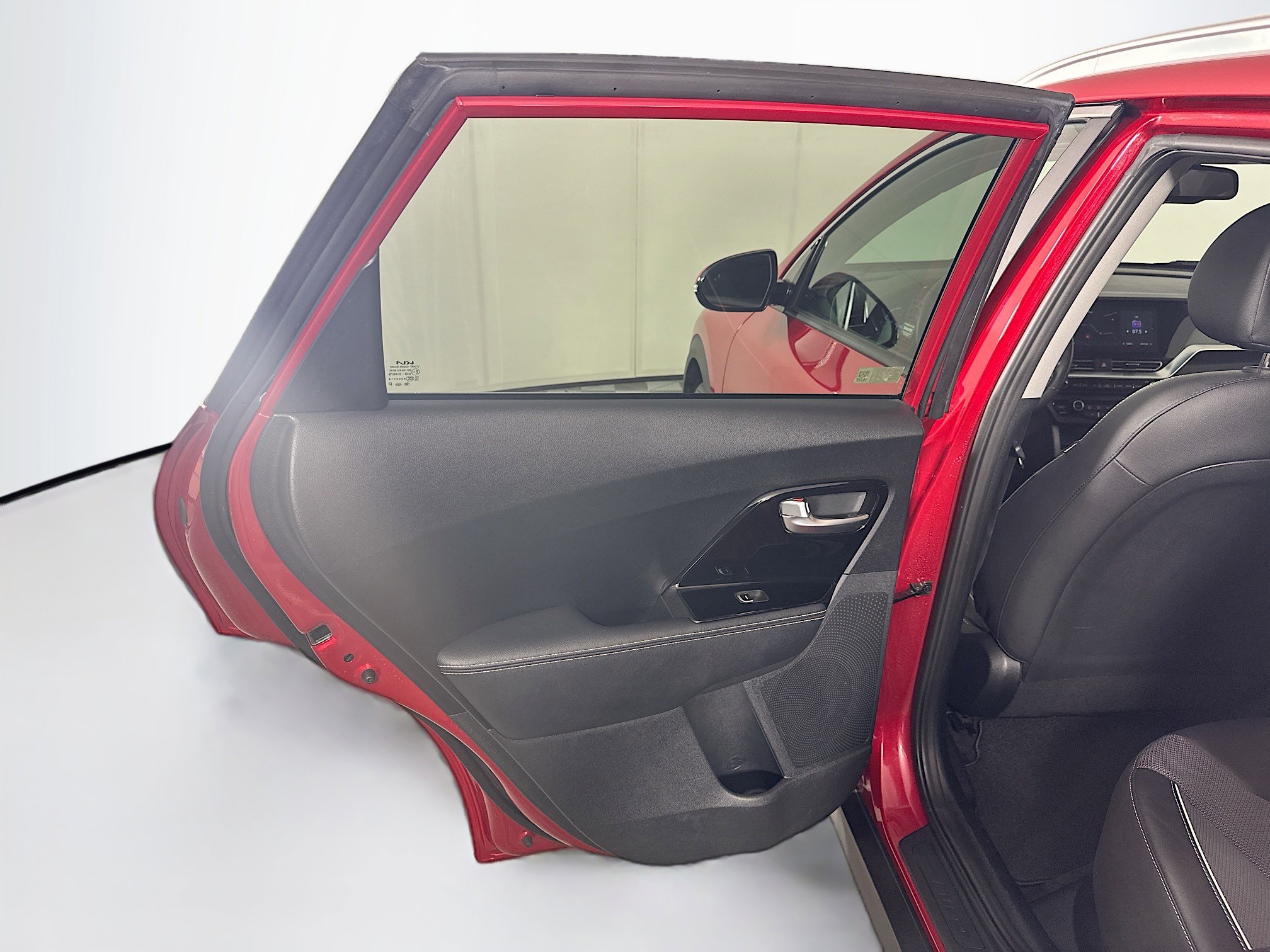 Used 2022 Kia Niro EX image 25