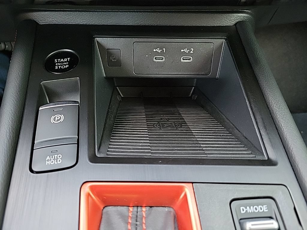 Certified 2025 Nissan Kicks SR w/ Illumination Package FWD image 27