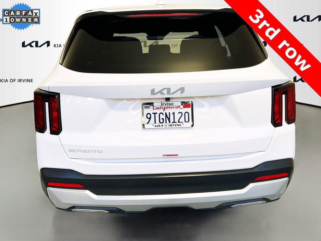 Certified 2025 Kia Sorento LX image 7
