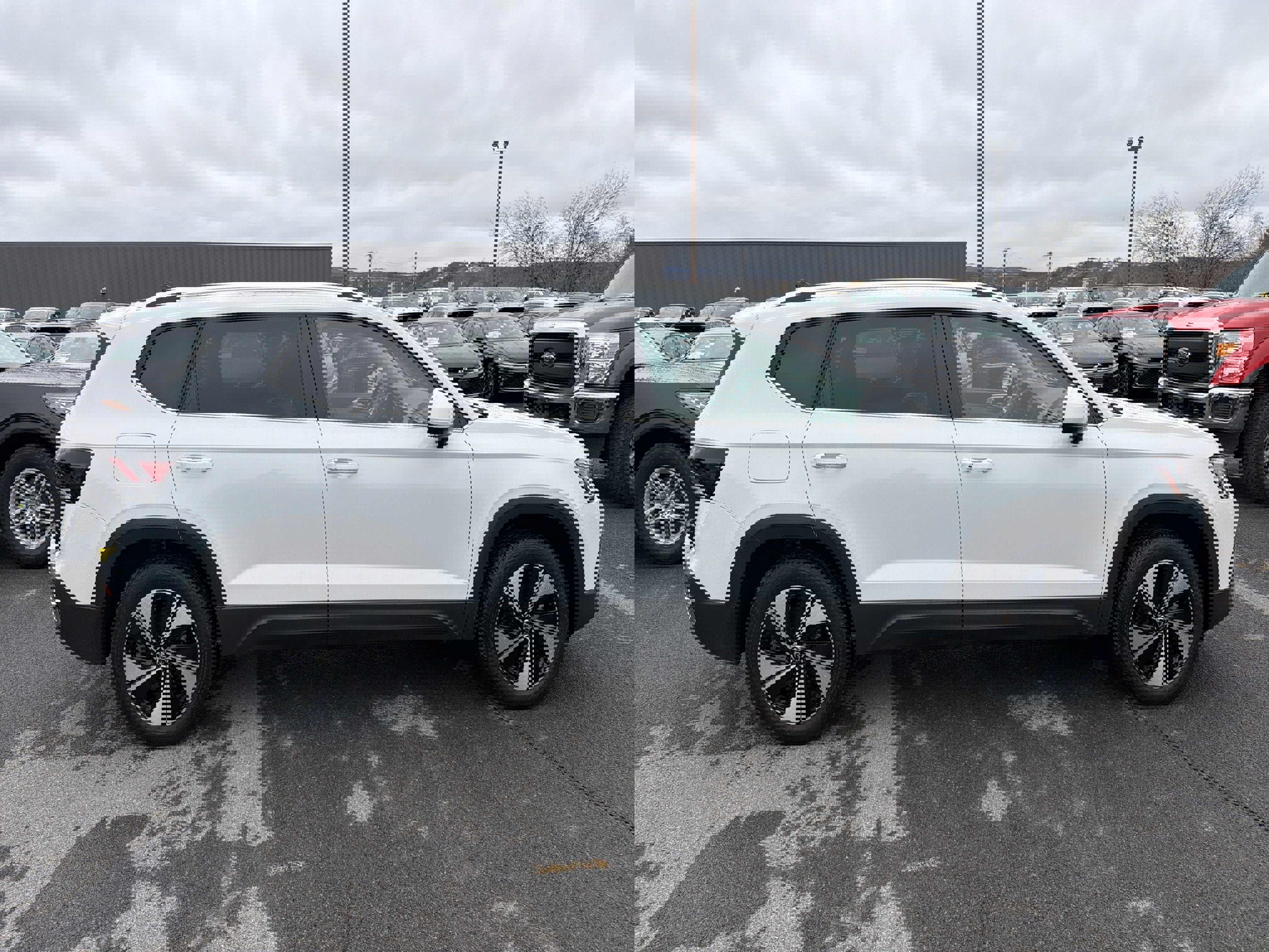 Used 2025 Volkswagen Taos SE w/ Panoramic Sunroof Package AWD/4WD image 4