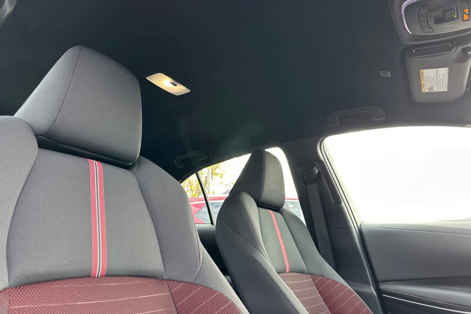 Used 2023 Toyota Corolla SE w/ Carpet Mat Package (TMS) FWD image 16