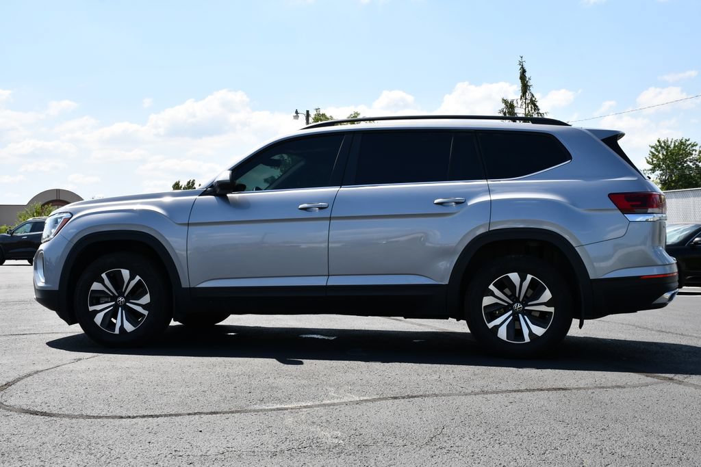 Used 2025 Volkswagen Atlas SE AWD/4WD image 4