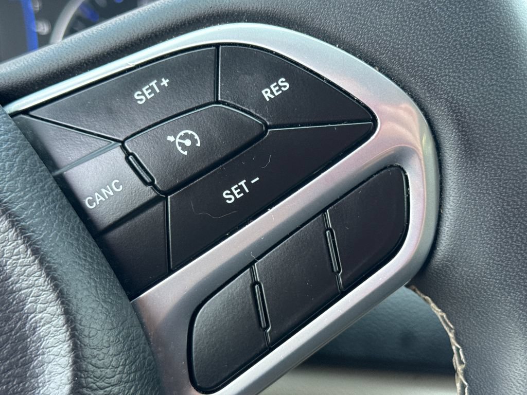 Used 2023 Chrysler Voyager LX FWD image 32