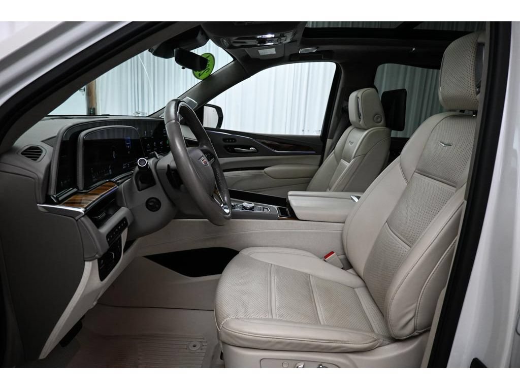 Used 2024 Cadillac Escalade Sport Platinum w/ LPO, ONYX Package AWD/4WD image 39