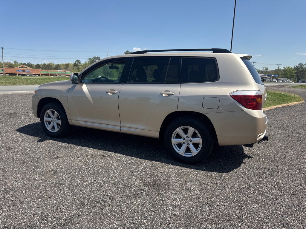Used 2010 Toyota Highlander SE image 12