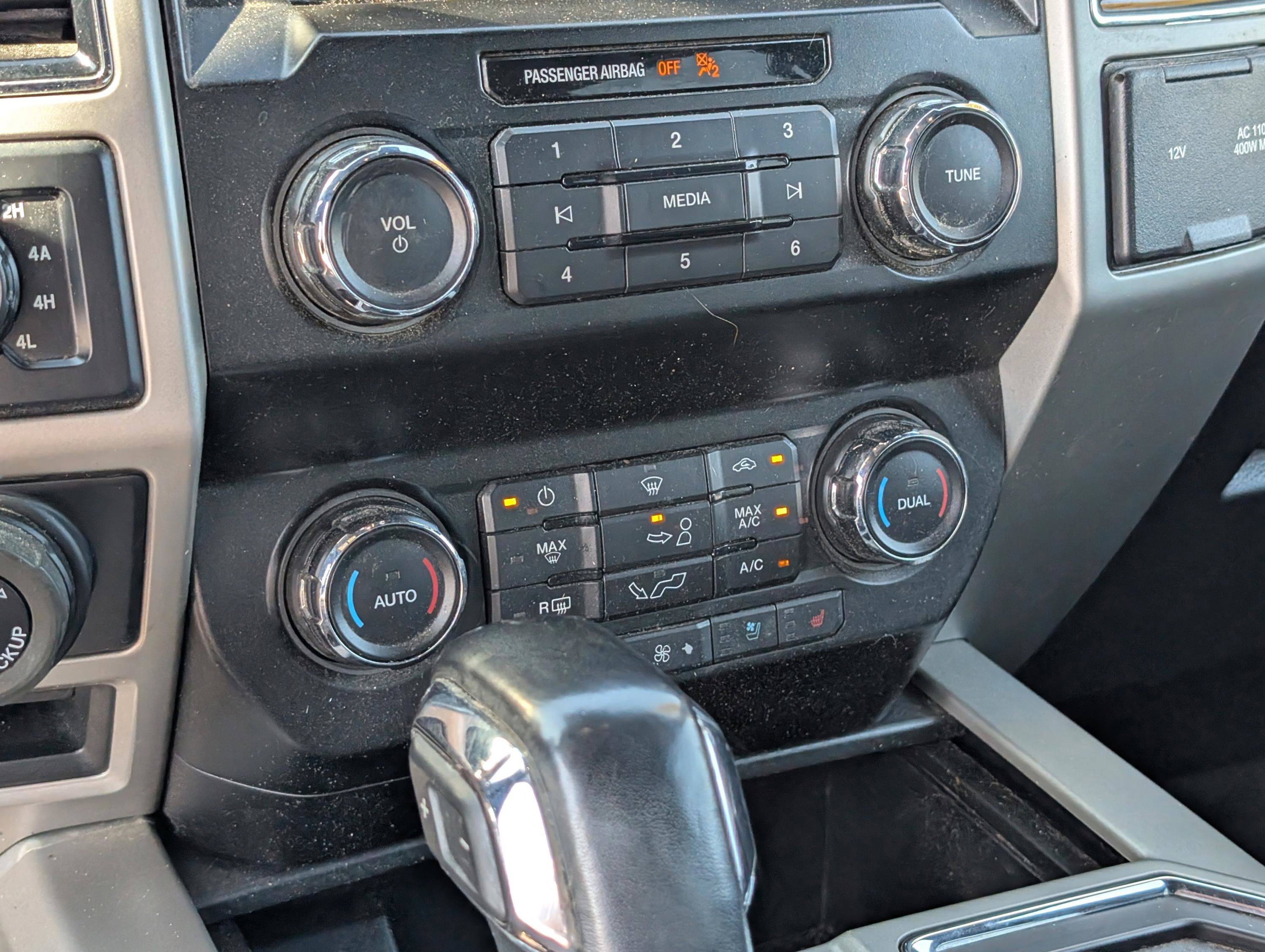 Used 2020 Ford F150 Lariat image 28