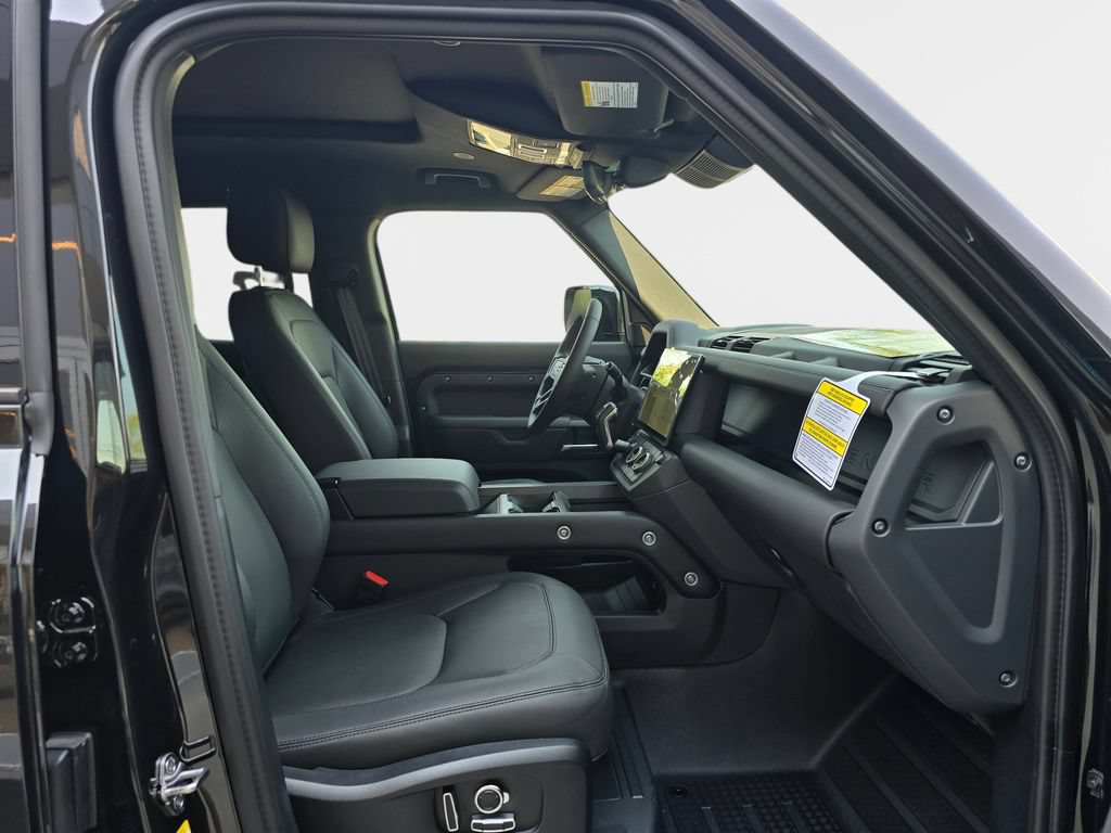 New 2026 Land Rover Defender 130 X-Dynamic SE AWD/4WD image 10