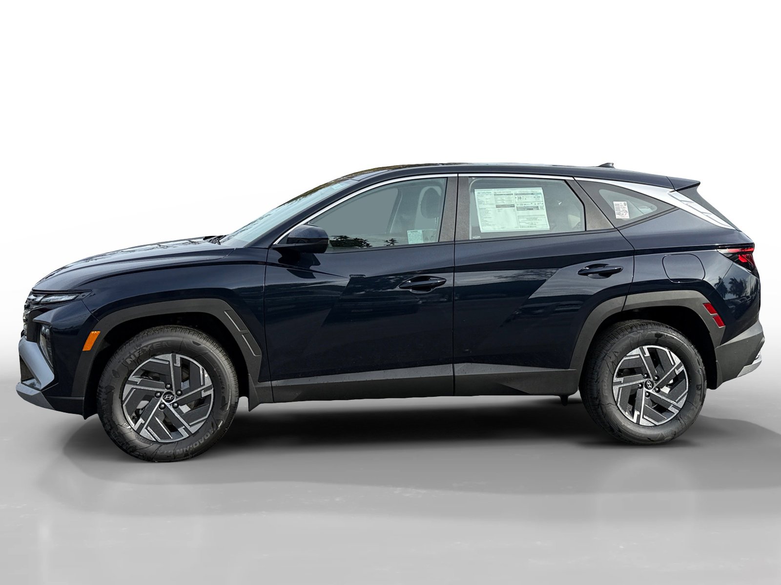 New 2026 Hyundai Tucson Blue SE image 2