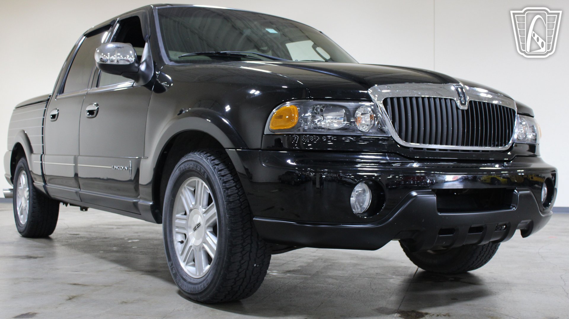 Used 2002 Lincoln Blackwood RWD image 3