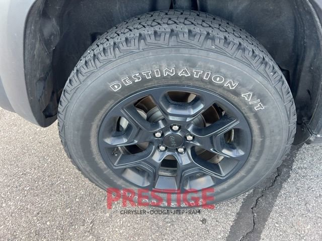 Used 2022 Jeep Cherokee Trailhawk w/ Premium Leather Package image 15