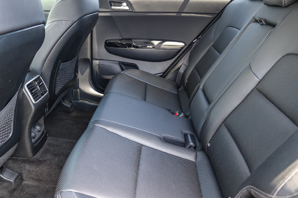 Certified 2022 Kia Sportage EX FWD image 17