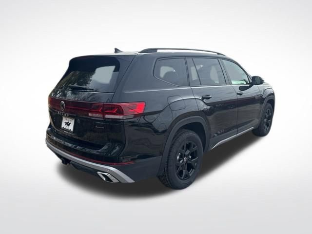 New 2026 Volkswagen Atlas Peak Edition image 2