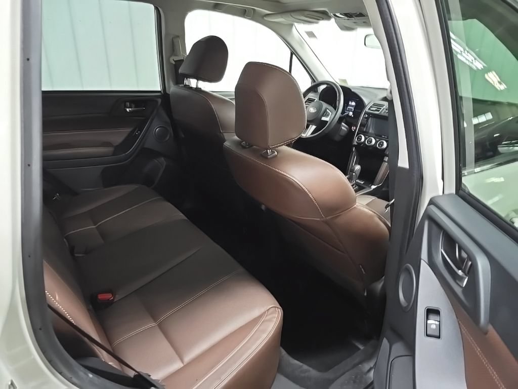 Used 2017 Subaru Forester 2.5i Touring AWD/4WD image 21