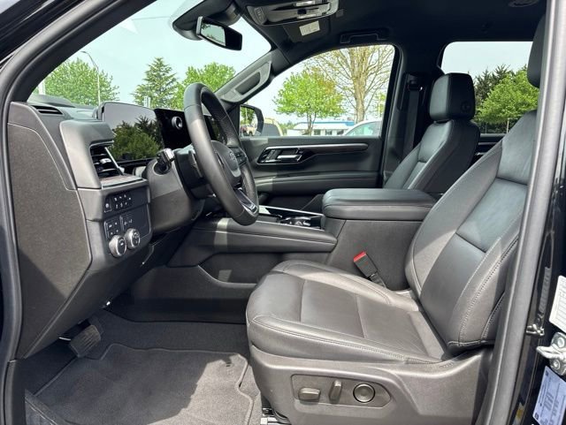 Used 2025 Chevrolet Suburban Z71 AWD/4WD image 9