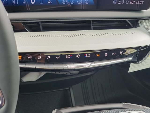New 2027 Cadillac Optiq Luxury w/ LPO, Floor Liner Package AWD/4WD image 16