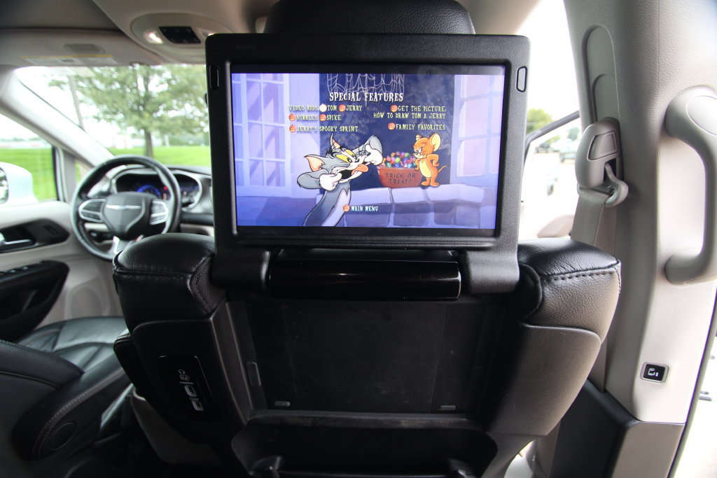 Used 2020 Chrysler Pacifica Touring-L Plus FWD image 16