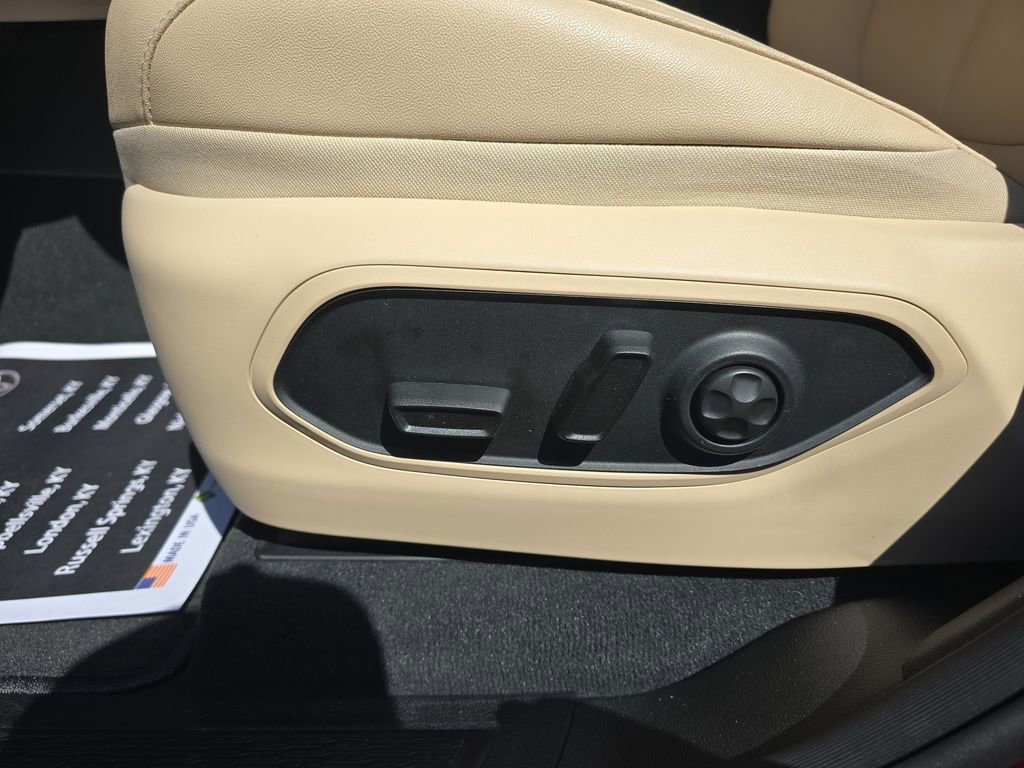 New 2024 Jeep Grand Cherokee Limited 4xe image 12