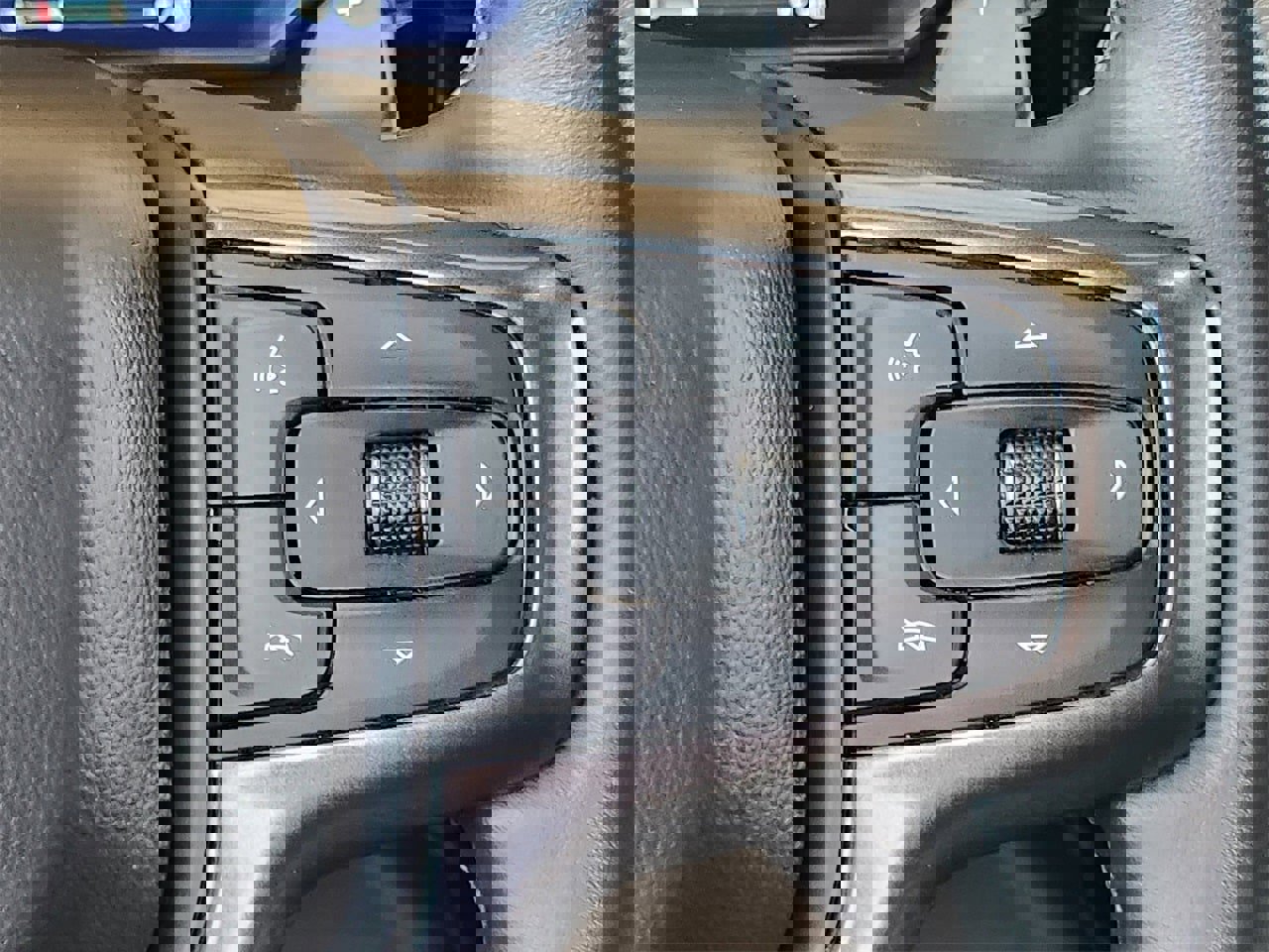 Used 2023 Chevrolet Silverado 1500 ZR2 w/ Technology Package image 28