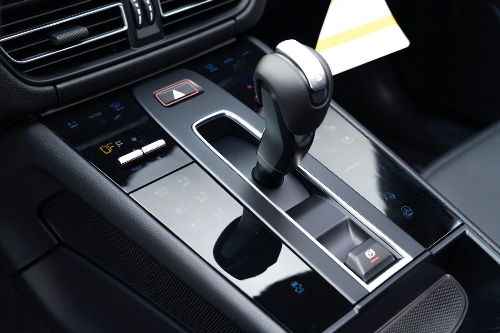 New 2026 Porsche Macan image 27