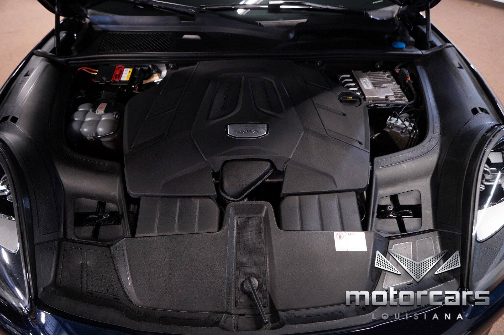 Used 2021 Porsche Cayenne Coupe w/ Premium Package image 20