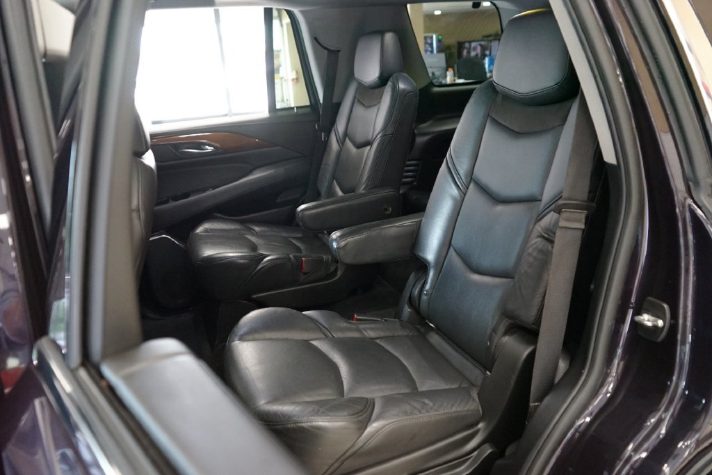 Used 2018 Cadillac Escalade Luxury AWD/4WD image 53