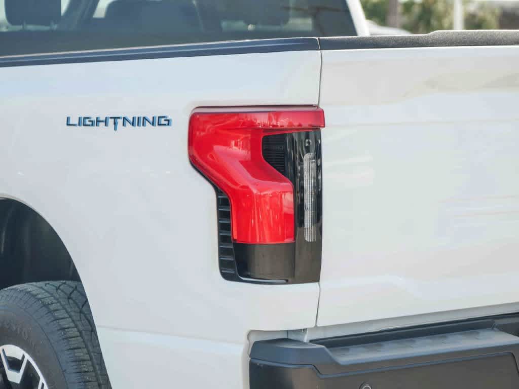 Used 2022 Ford F150 Lightning Pro AWD/4WD image 7