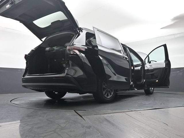 Used 2026 Toyota Sienna XLE AWD/4WD image 56