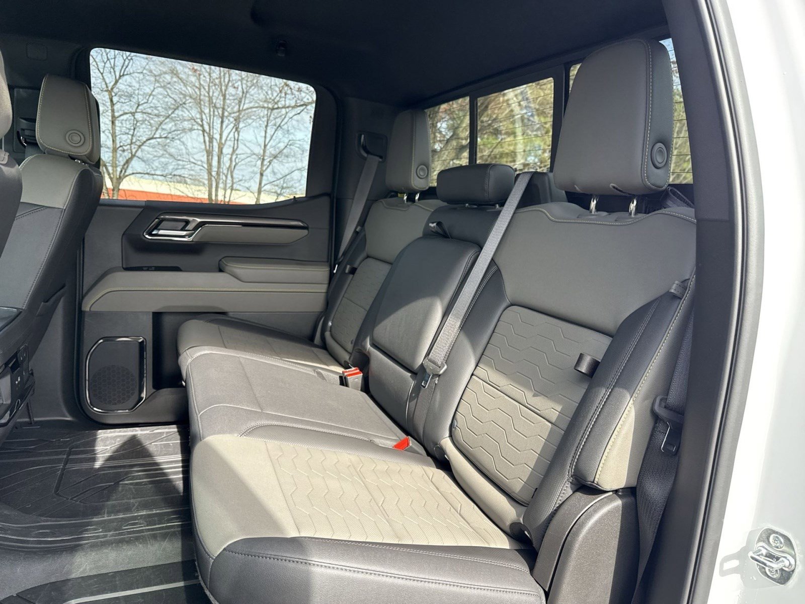 Used 2025 Chevrolet Silverado 1500 ZR2 w/ Technology Package image 22