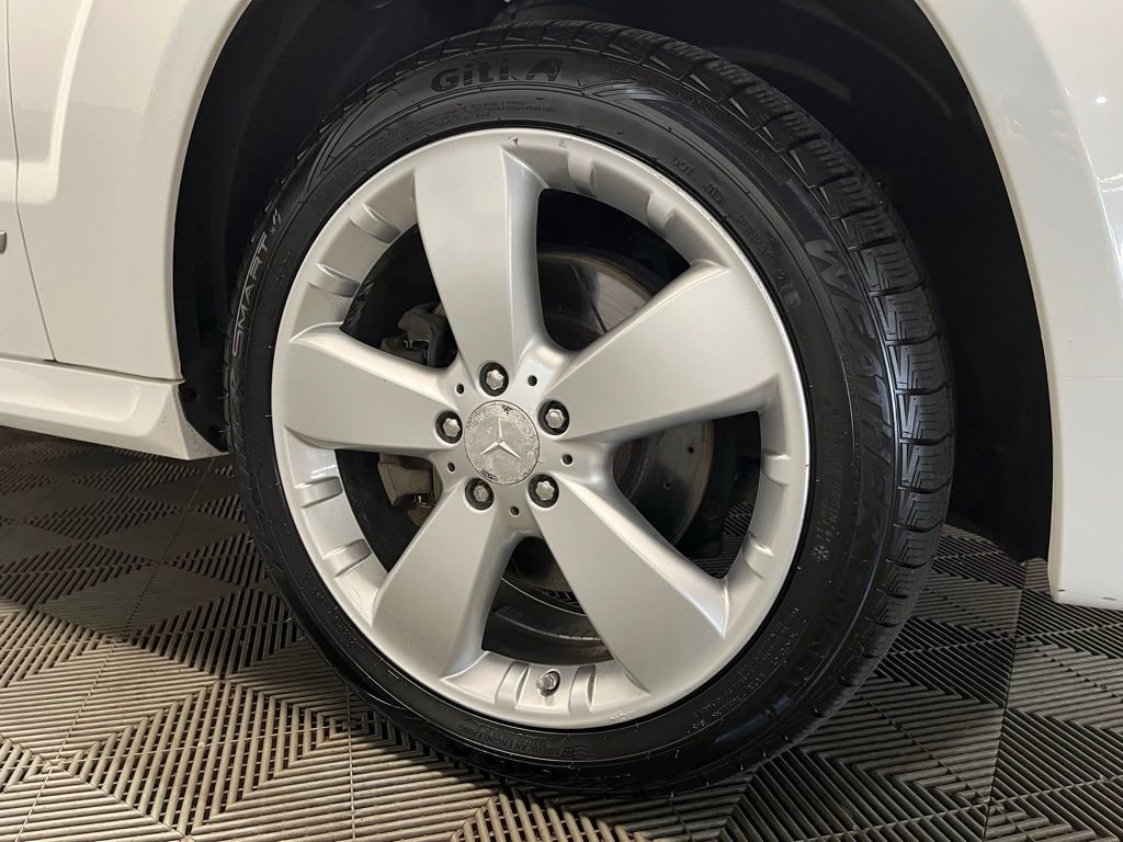 Used 2015 Mercedes-Benz GLK 250 BlueTEC 4MATIC image 3