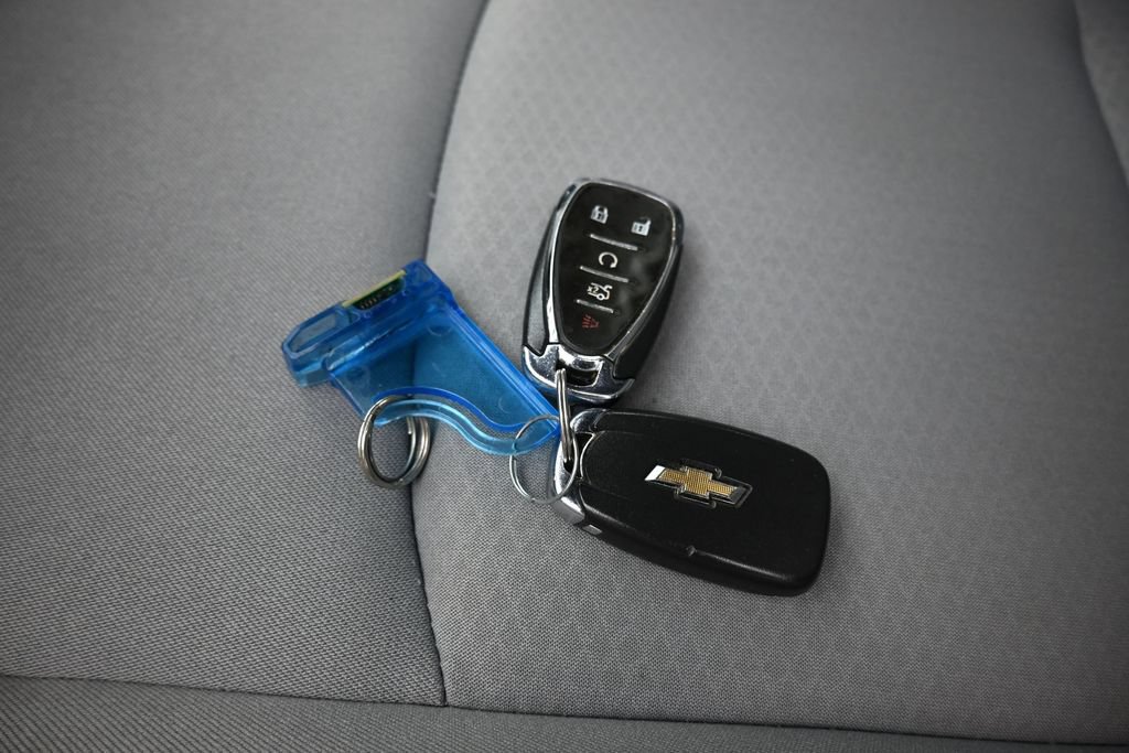 Used 2017 Chevrolet Malibu LT FWD image 49