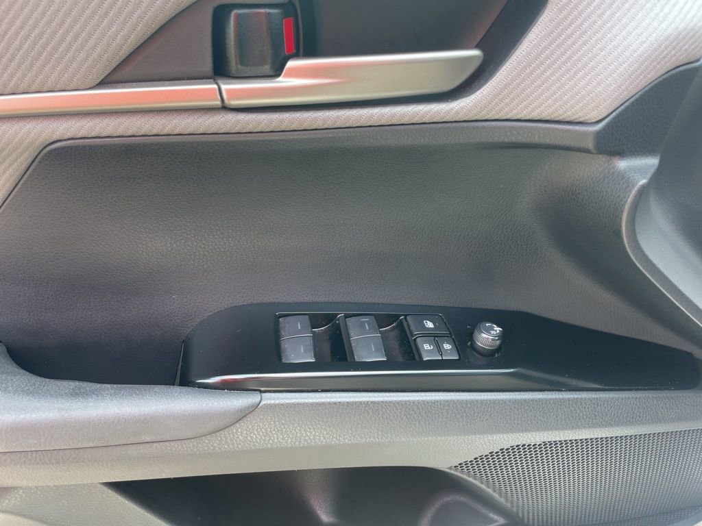 Used 2025 Toyota Camry SE w/ Convenience Package FWD image 21