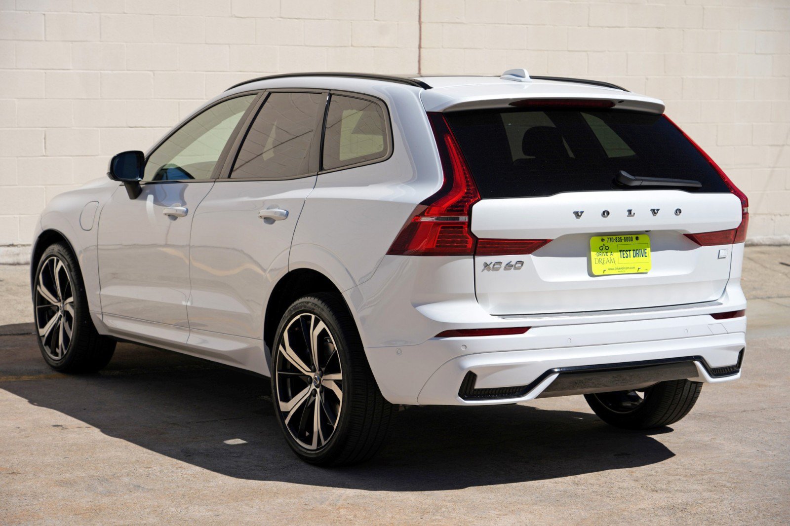 Used 2024 Volvo XC60 T8 Ultimate w/ Protection Package Premier AWD/4WD image 49