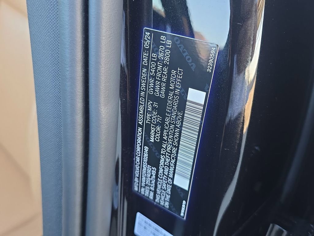 Used 2025 Volvo XC60 B5 Ultra w/ Protection Package Premier image 35