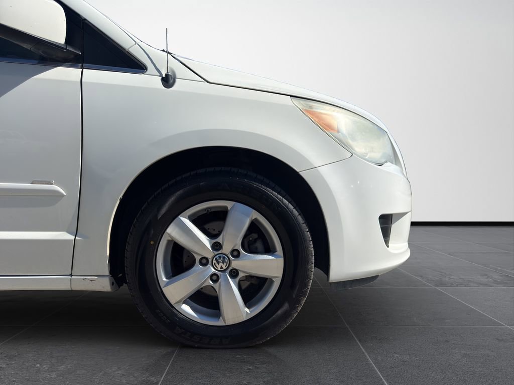 Used 2009 Volkswagen Routan SEL image 23