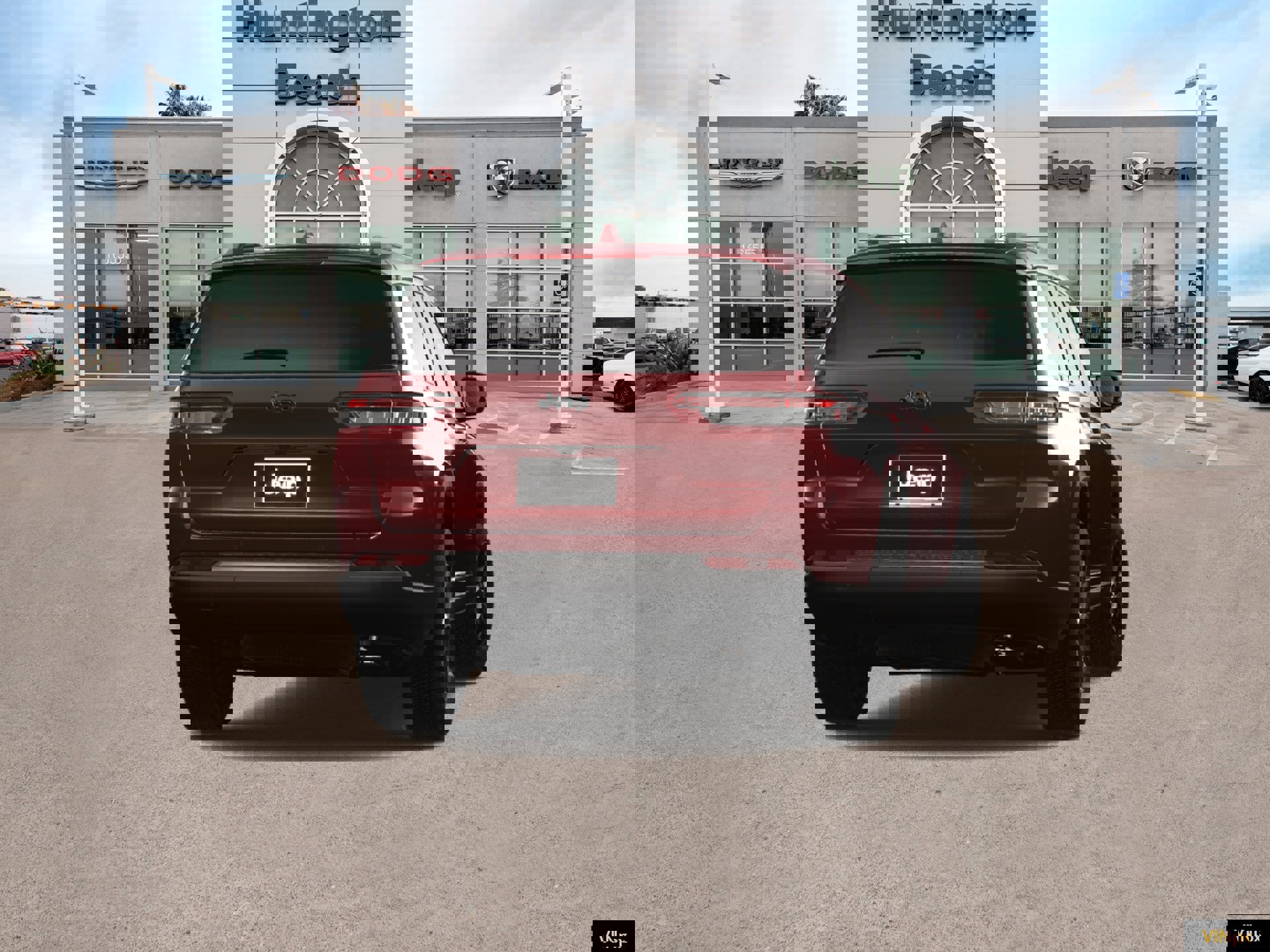 New 2025 Jeep Grand Cherokee L Laredo image 14