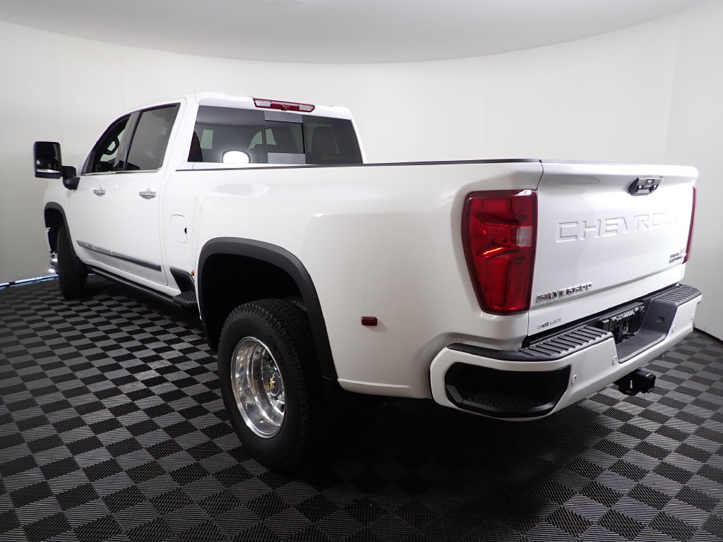 New 2026 Chevrolet Silverado 3500 High Country AWD/4WD image 13