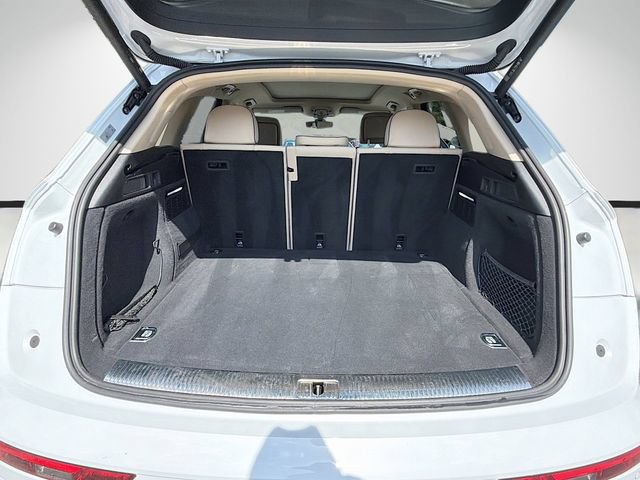 Used 2023 Audi Q5 e Prestige w/ Prestige Package AWD/4WD image 11