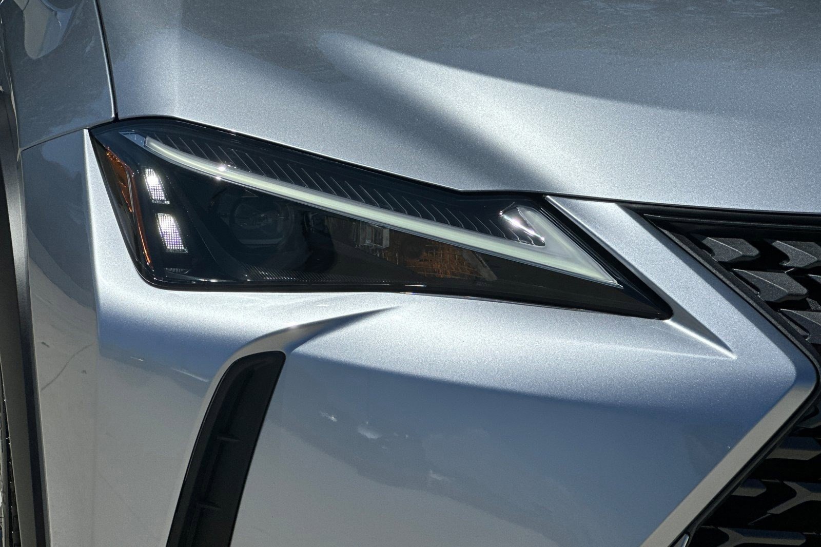 Certified 2025 Lexus UX 300h FWD w/ Accessory Package (Z2) image 11