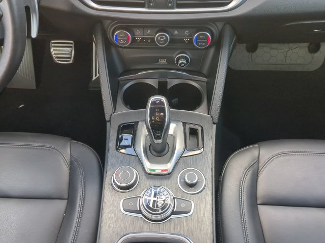 Used 2023 Alfa Romeo Stelvio Sprint RWD image 22
