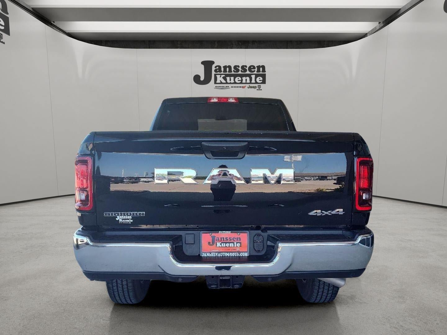 Used 2026 RAM 2500 Big Horn AWD/4WD image 2