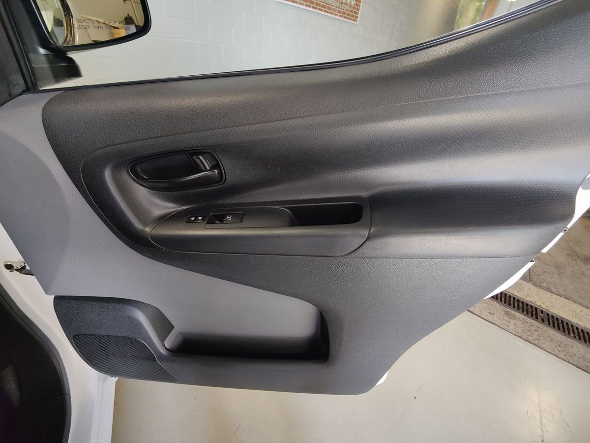 Used 2021 Nissan NV200 S image 12