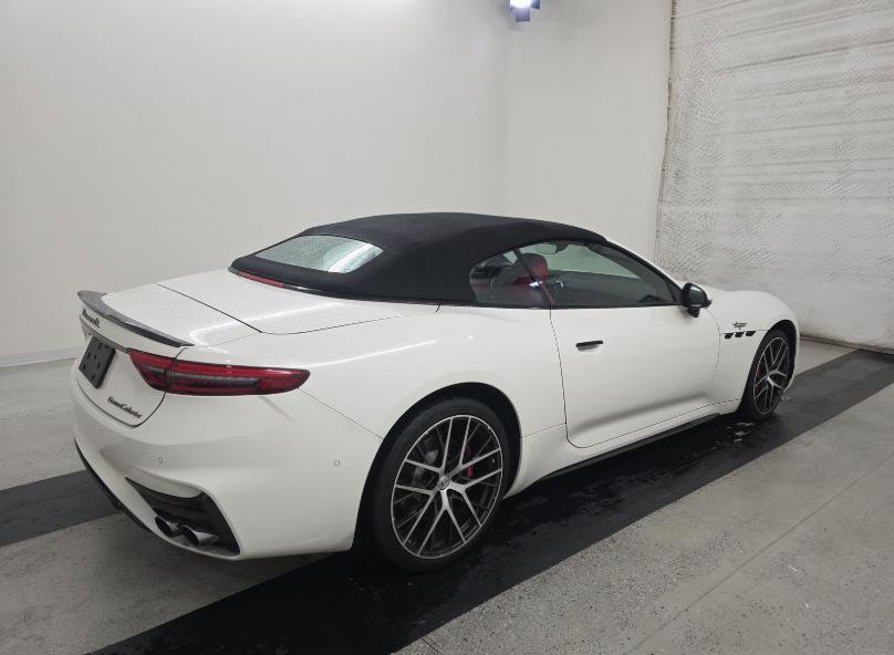 Used 2024 Maserati GranCabrio Trofeo image 3
