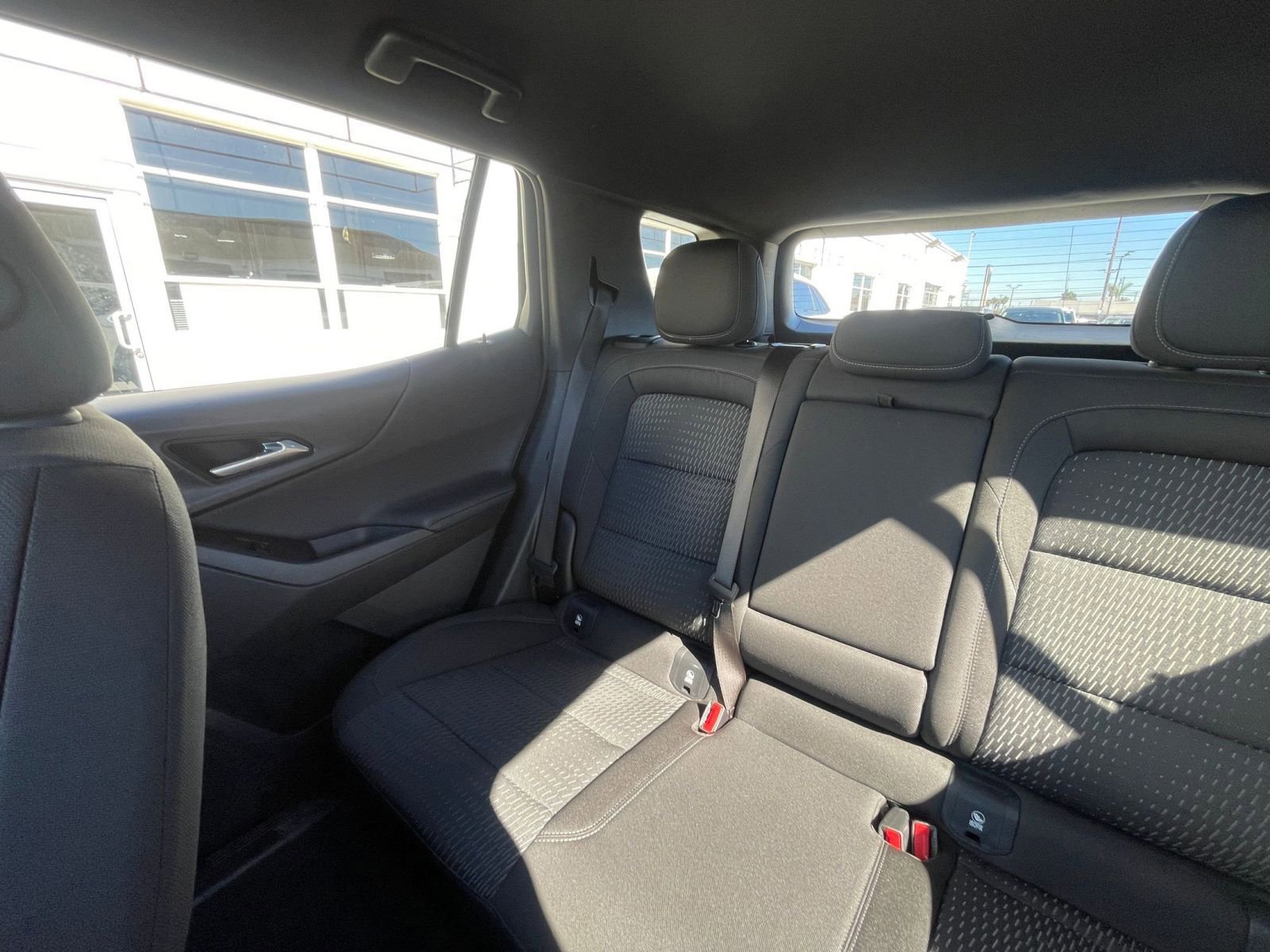 Used 2025 Chevrolet Equinox LT image 39