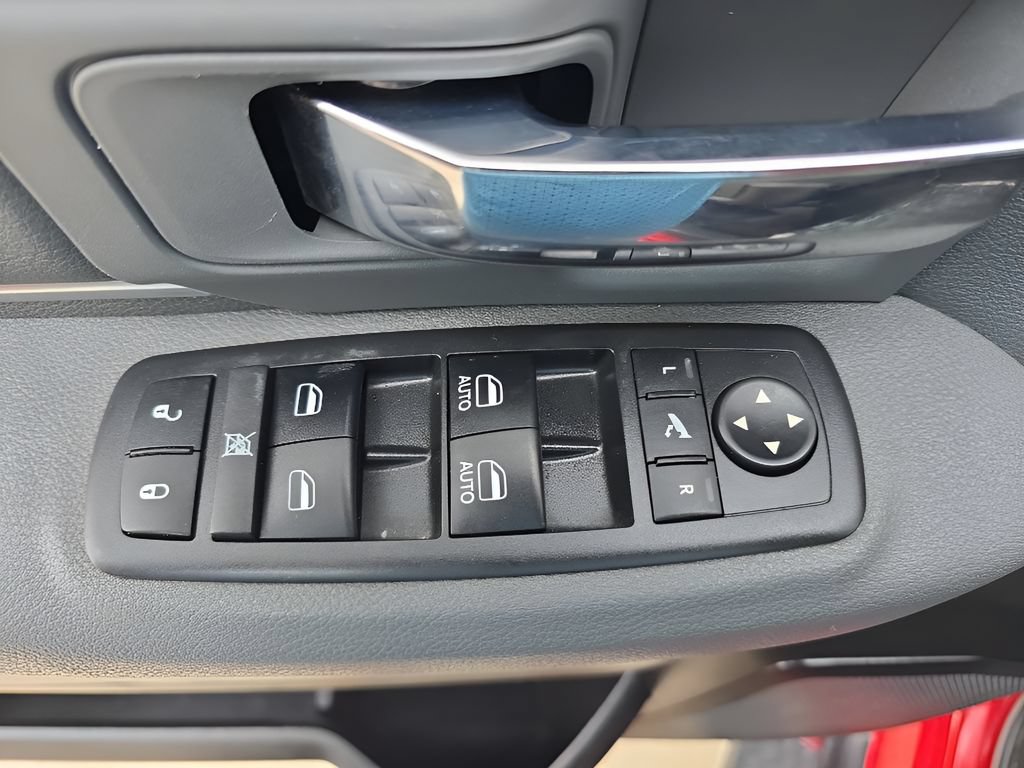 Used 2018 RAM 2500 SLT w/ Luxury Group AWD/4WD image 36