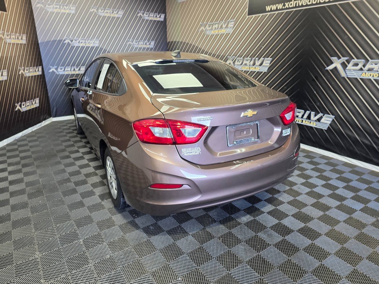 Used 2019 Chevrolet Cruze LS FWD image 10